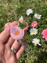 Load image into Gallery viewer, Pressed Flower Mouse Swivel Badge Reel
